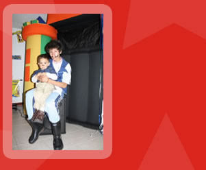 Shows musicales, mini carnavalito con sonido, luces y recreacion.